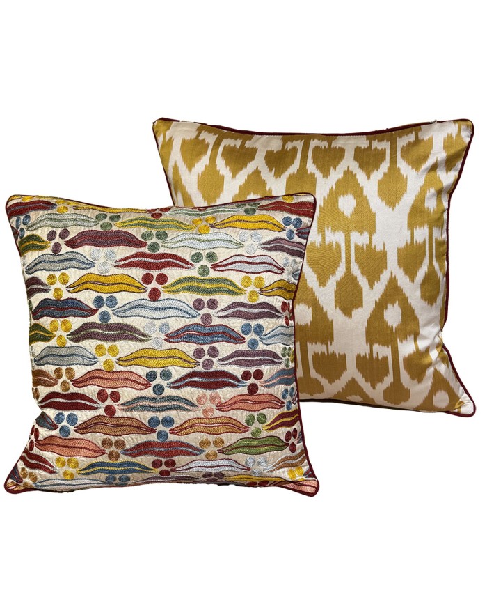 Coussin Suzani et Ikat