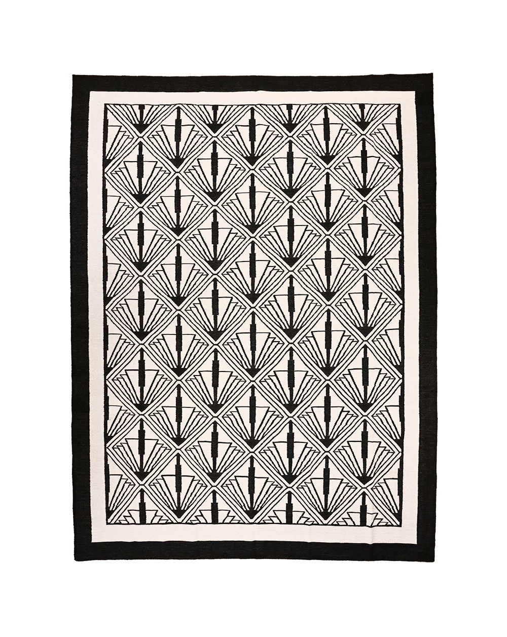 tapis noir et blanc art deco