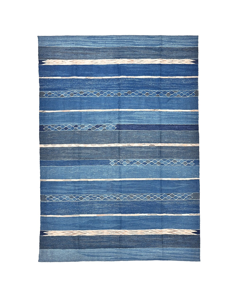 large blue rug paris