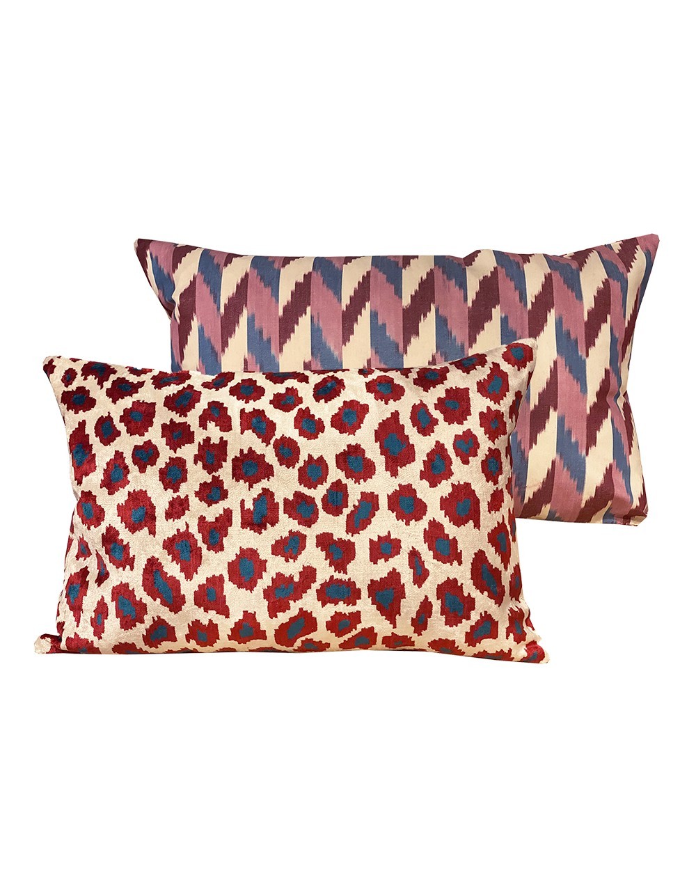 Velvet cushion leopard pattern