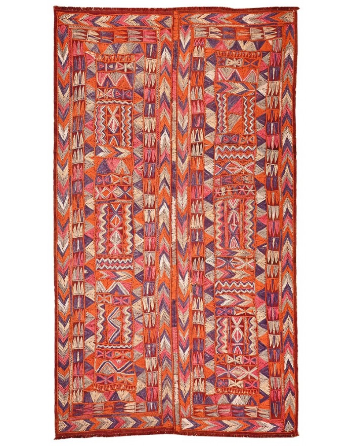 tapis brodé paris